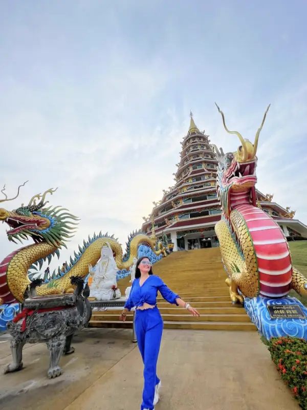 Topo em sino une estilo tailandês e entalhes finos