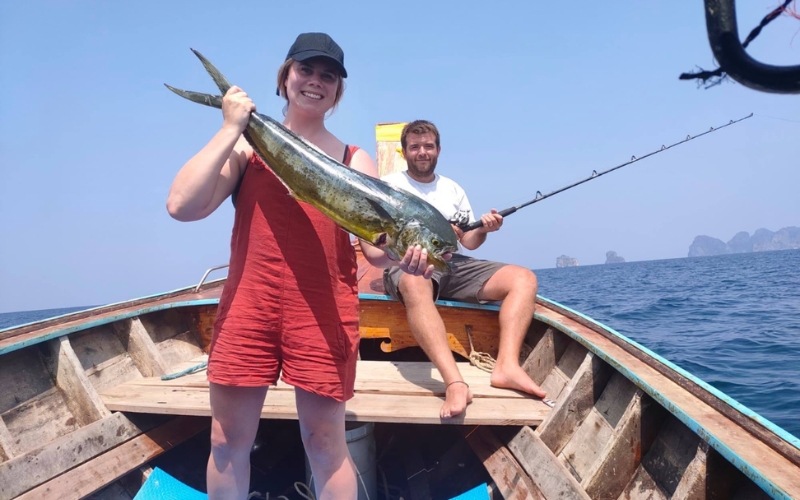 Você também pode vivenciar o cotidiano dos pescadores locais da ilha