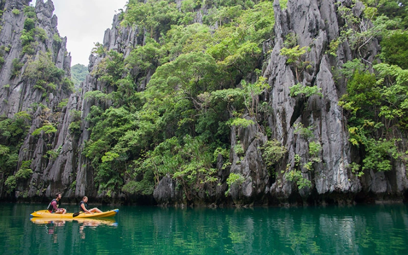 Ao Thalane é baía de mangue tranquila em Krabi
