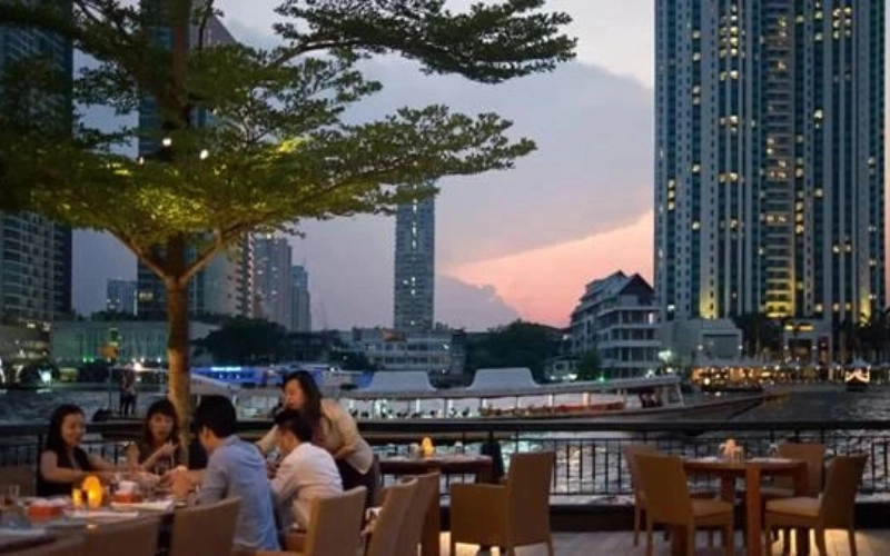 Chao Phraya River Restaurant: comida tailandesa com vista para o rio