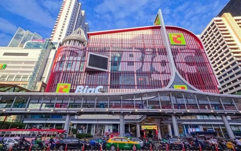 O Big C Supercenter permite que os turistas façam estoque de lanches e lembranças acessíveis