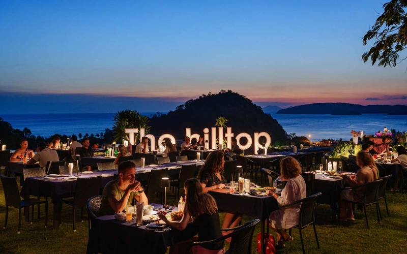 Jantar ao pôr do sol no The Hilltop Ao Nang