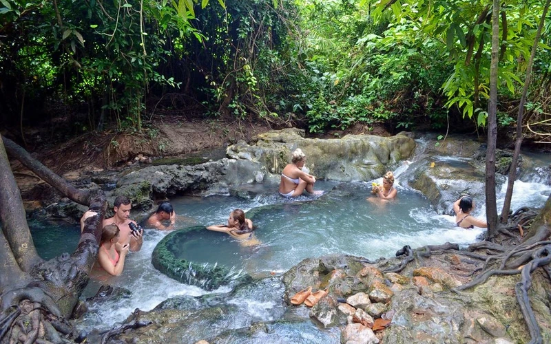 Klong Thom Hot Springs é spa termal natural em Krabi