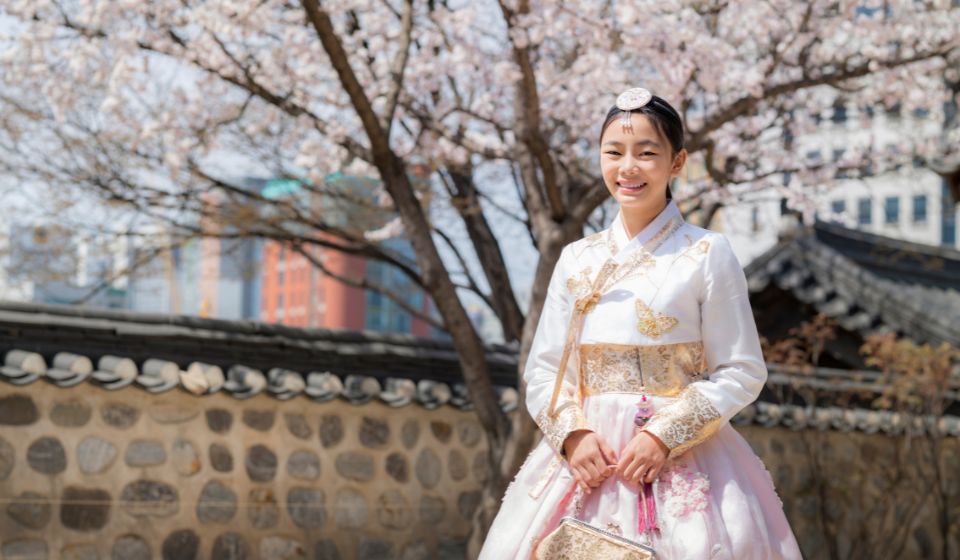 korea girl in hanbok