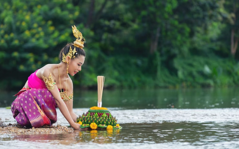 Krabi celebra Loy Krathong com harmonia ecológica