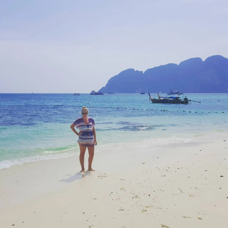 Long Beach recebe com areias douradas e mar calmo