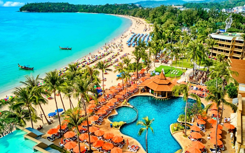 O Beyond Kata é um hotel encantador na Praia de Kata, em Phuket