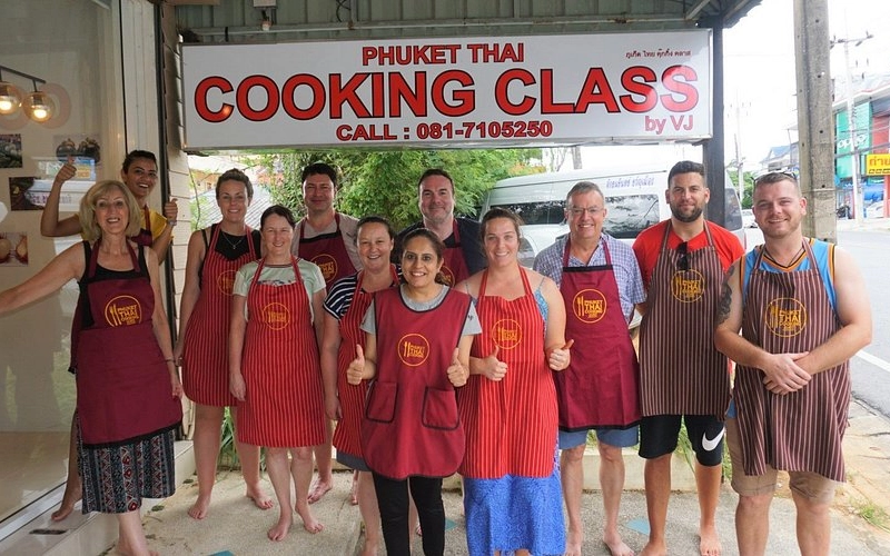 Participar de aulas de culinária local é uma excelente maneira de explorar a cultura gastronômica tailandesa