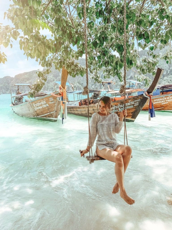 Phuket é adorada por praias animação e atividades