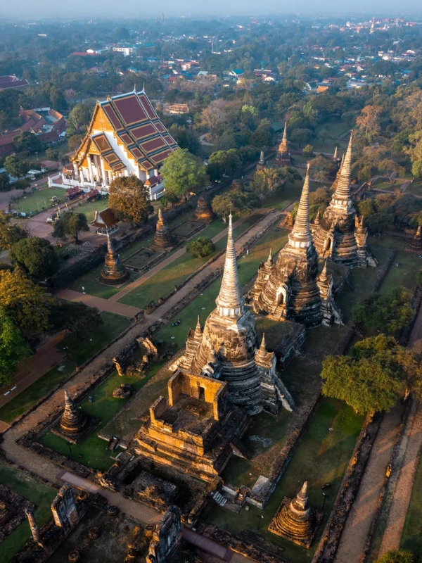 Wat Phra Si Sanphet surgiu em 1448 no antigo palácio