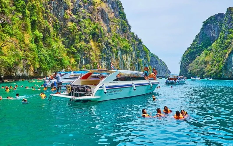 Explore Phi Phi Don Phi Phi Leh e Maya Bay
