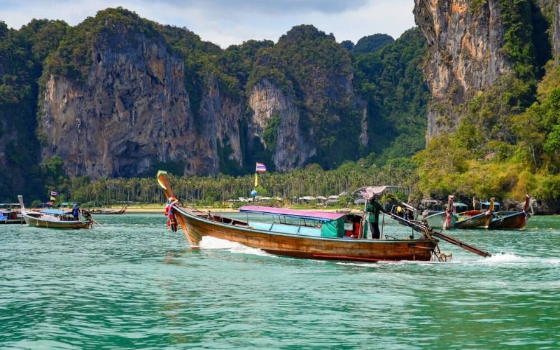 Navegue 15 min e chegue ao paraíso Railay