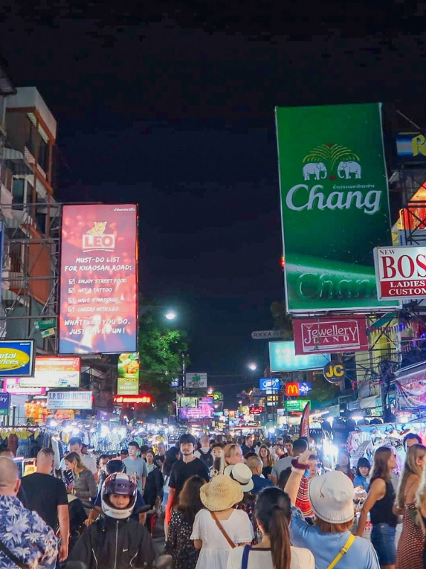 Prove escorpiões na Khao San Road