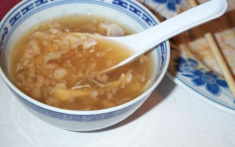 Prove sopa feita com ninho de andorinha