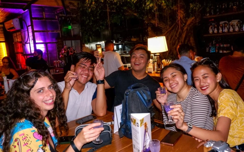 Pub crawl agita as noites com muita alegria