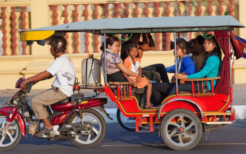Tuk-tuk domina como meio de transporte local