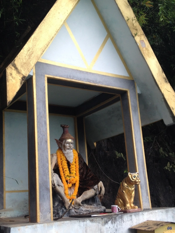 Vida monástica e natureza convivem em paz aqui