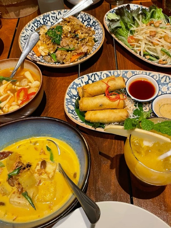 Coma comida tailandesa nas Ilhas Similan