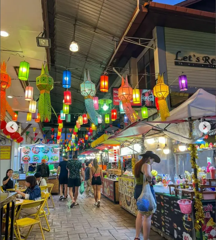 Prove delícias sob luzes no Night Bazaar