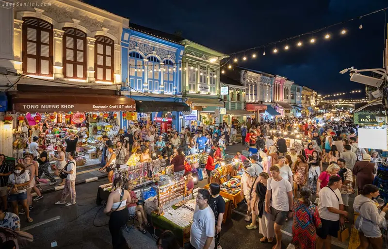 Walking Street ferve com sabores e artes locais