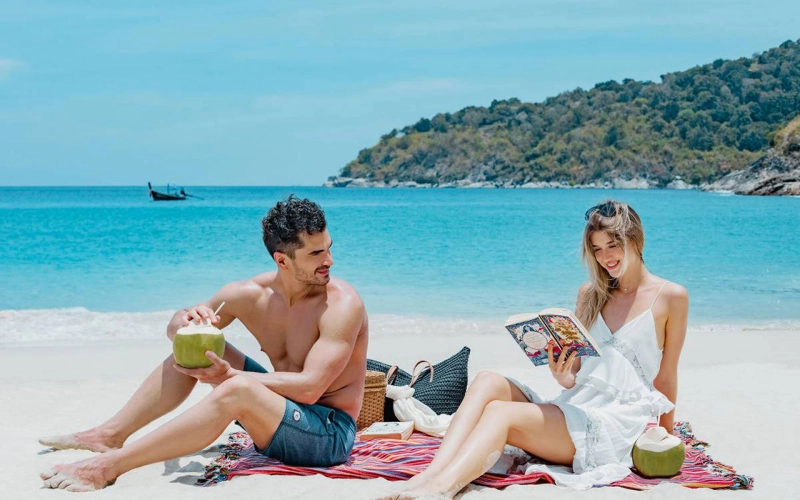 Aproveite passeio relaxante em Kata Beach favorita dos brasileiros