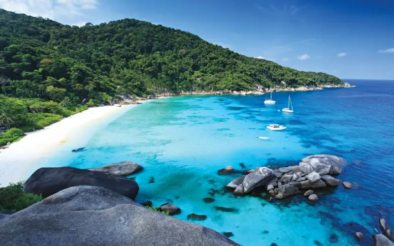 Ilhas Similan unem azul turquesa e tranquilidade