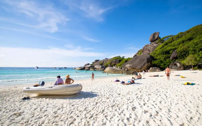 Encontre calma e biodiversidade em Koh Miang