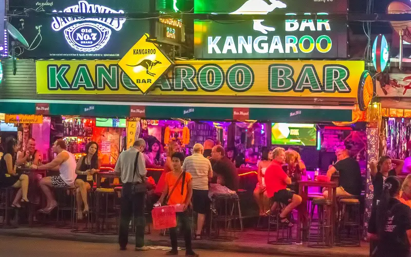 Viva a Bangla Road depois das 21 horas
