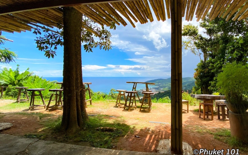 Nak Kerd Café mostra vista com mar e baía Chalong