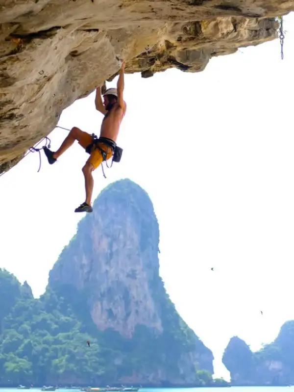 Tonsai atrai aventureiros para escalar penhascos