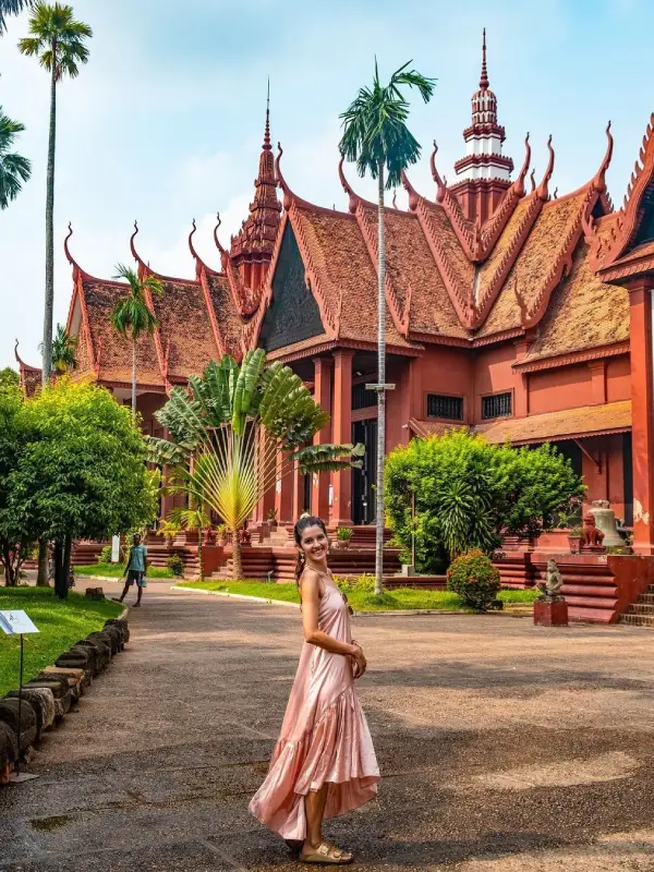 O Museu Nacional do Camboja expõe mais de 14.000 peças