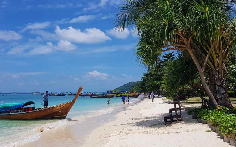 Refúgio tranquilo em Laem Tong com águas cristalinas e resorts