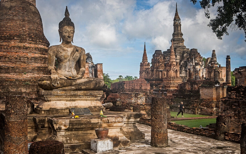 Design mostra entalhes e prangs imponentes