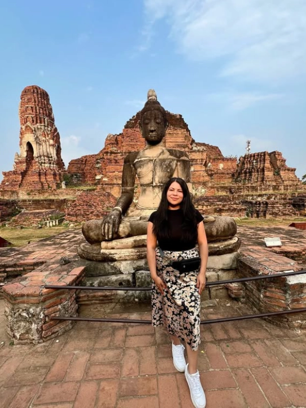 Corredor com Budas oferece caminhada serena