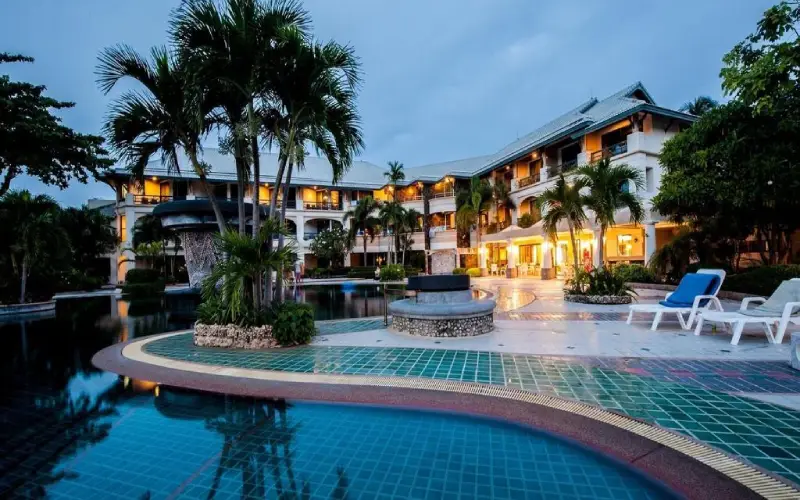 Relaxe no hotel da praia de Loh Dalum