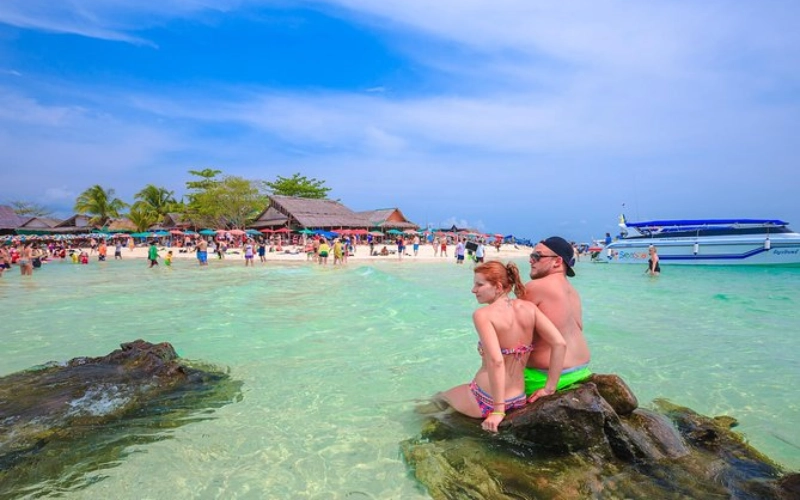 Ilhas pequenas perfeitas para natação, snorkel e descanso ao sol