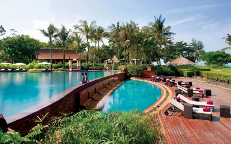 Os hóspedes adoram passar tardes inteiras na ampla piscina do hotel.