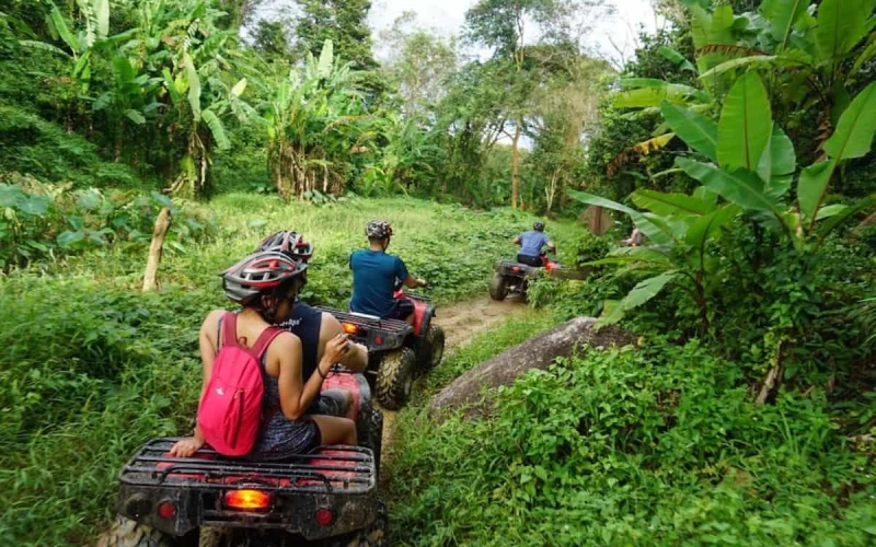 Passeio de quadriciclo pela selva oferece adrenalina e aventura em Phuket