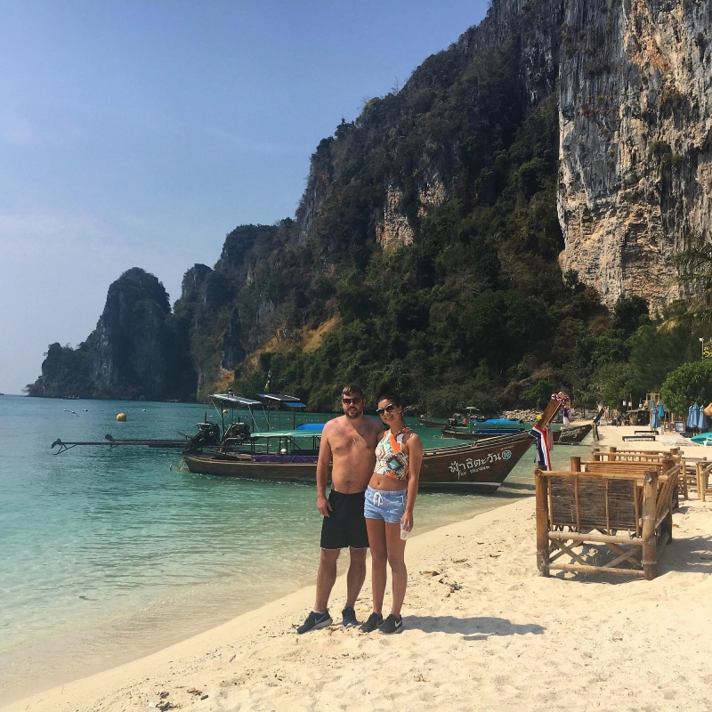 Vá até a praia para nadar ou fazer um passeio de barco