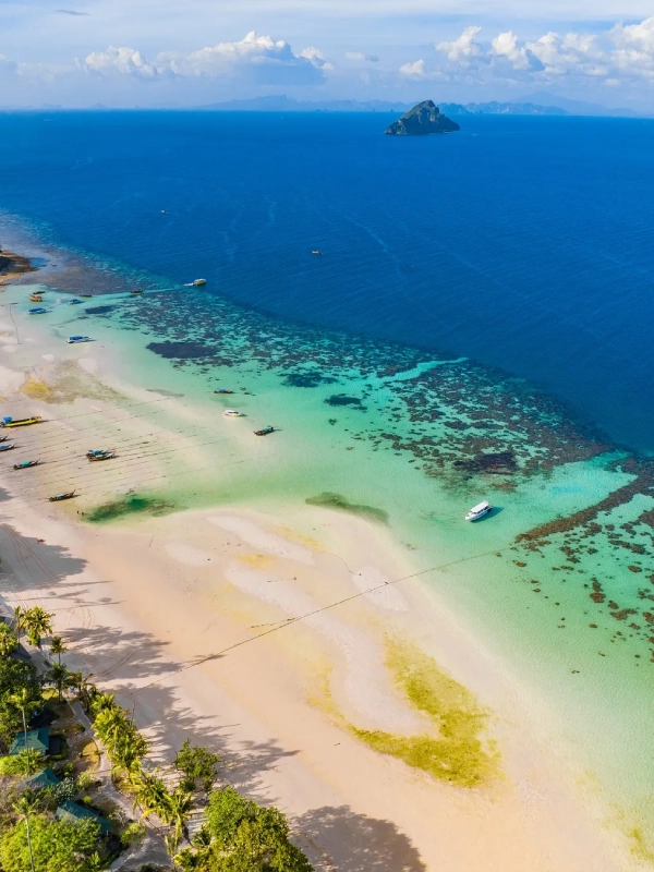 Laem Tong encanta com praia tranquila e águas calmas