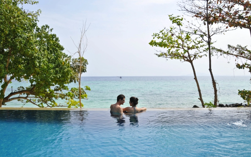 Resorts oferecem piscinas com vistas ideais para fotos