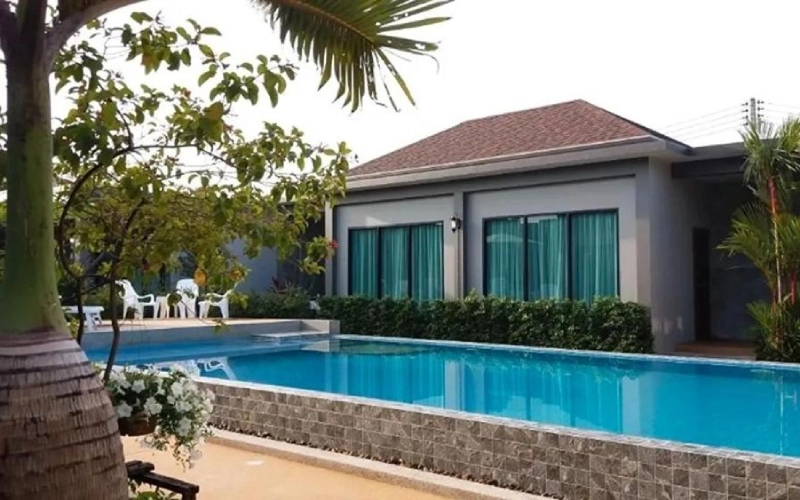 Baanmee Phuket oferece quartos espaçosos com vista