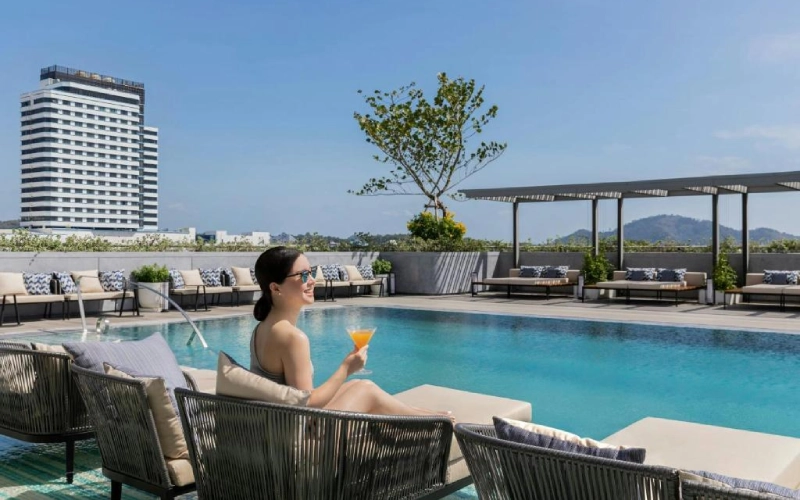 Courtyard Phuket Town é elegante hotel 4 estrelas no centro