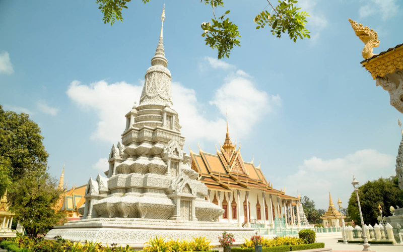 Palácio Real e Pagoda de Prata simbolizam Khmer