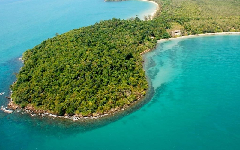 Koh Tonsay é ilha tranquila com praias e bangalôs
