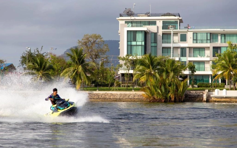 Castle Bayview em Kampot oferece refúgio de luxo