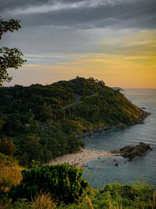 Rawai Beach oferece calma serena no sul de Phuket