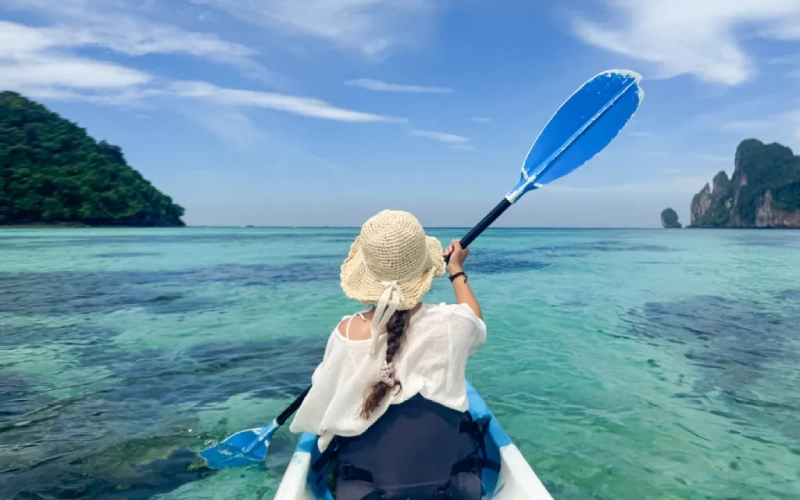 Reme à praia e fotografe em ângulo de 45 graus