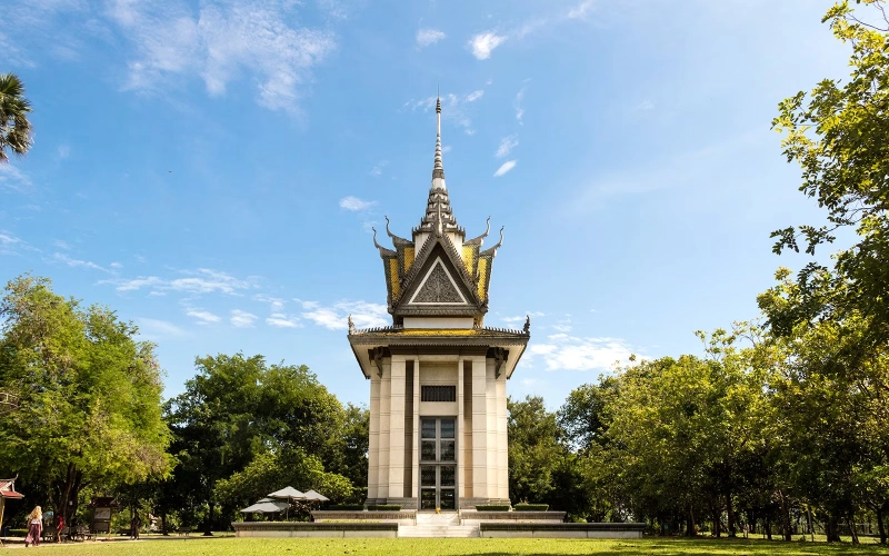 Um lugar de lembrança e reflexão – Campos da Morte de Choeung Ek