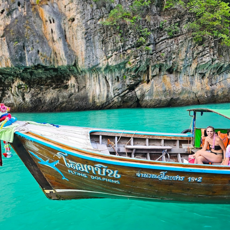 Embarque num longtail e explore Maya Bay por um dia